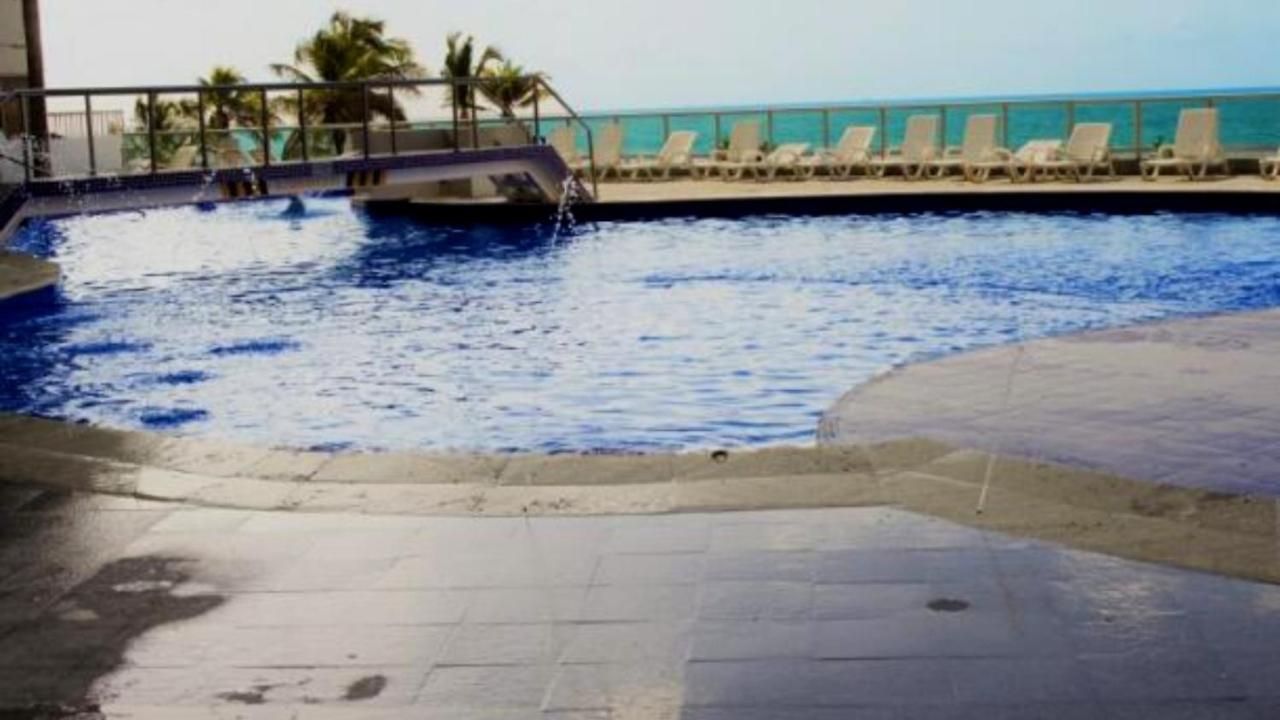 Familiar Con Vista Al Mar En Bocagrande Apartamento