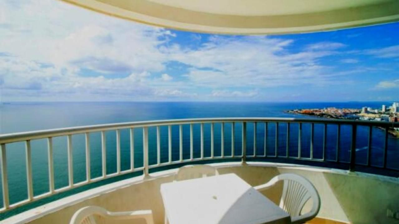 Apartamento Familiar Con Vista Al Mar En Bocagrande *